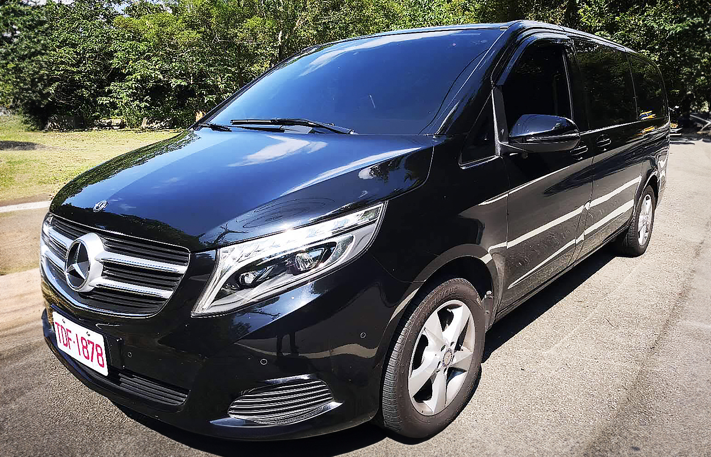 台湾タクシーのワゴン車